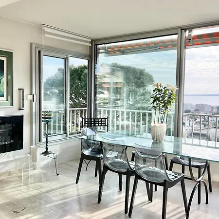 Appartement T3 With Magnificent Sea View Antibes
